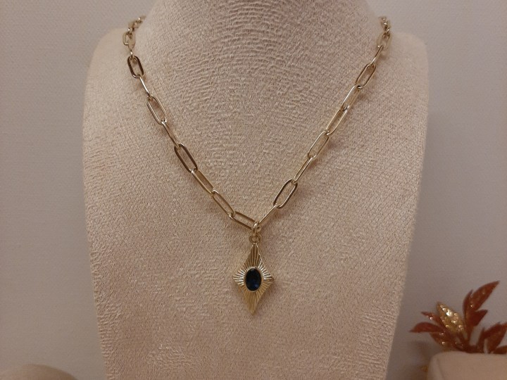 1-24-23 Α Επάργυρο Κόκκινο κορδόνι και Caramel πέτρες.jpg